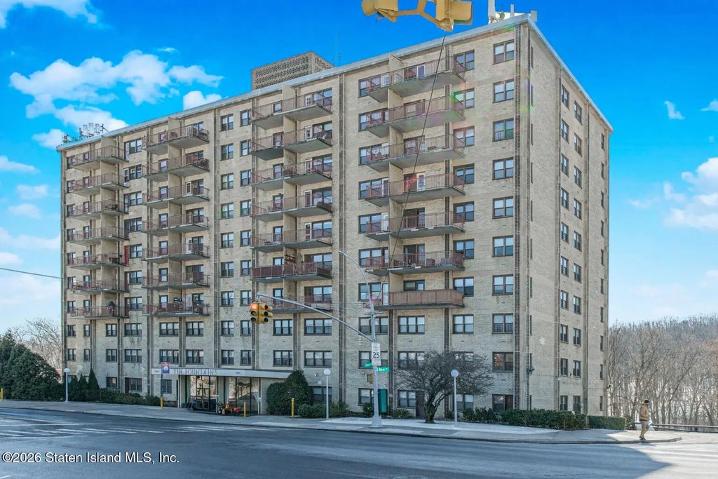 1000 Clove Road 4j, Staten Island
