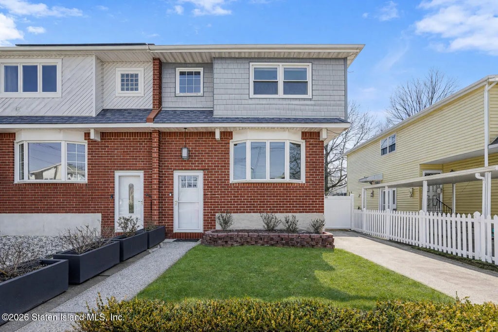 1926 N Railroad Avenue, Staten Island