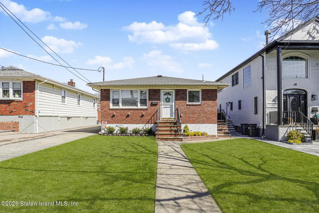37 Barton Avenue, Staten Island