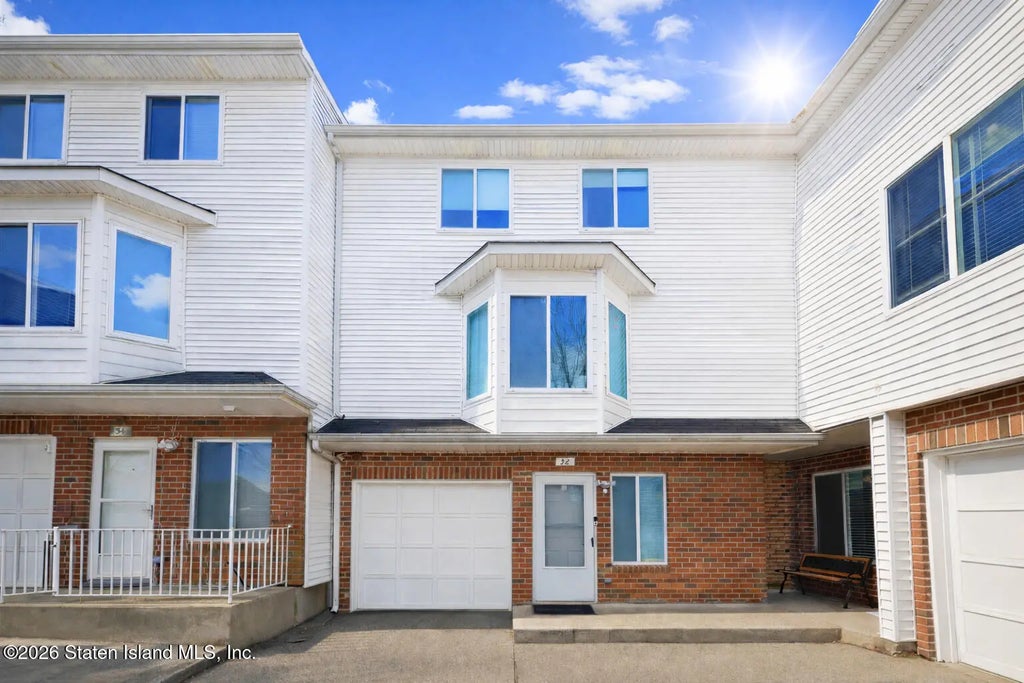 32 Amanda Court, Staten Island