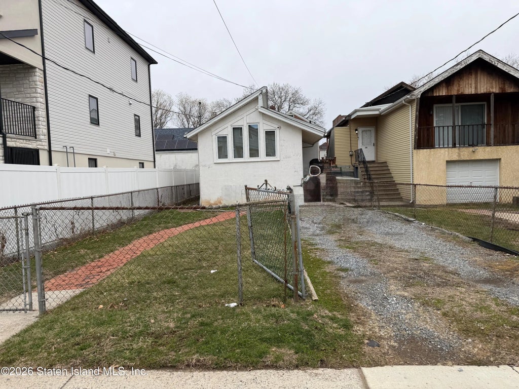 285 Norway Avenue, Staten Island