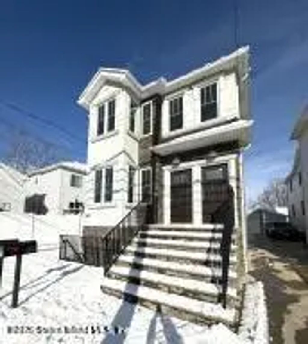581 West Caswell Avenue, Staten Island
