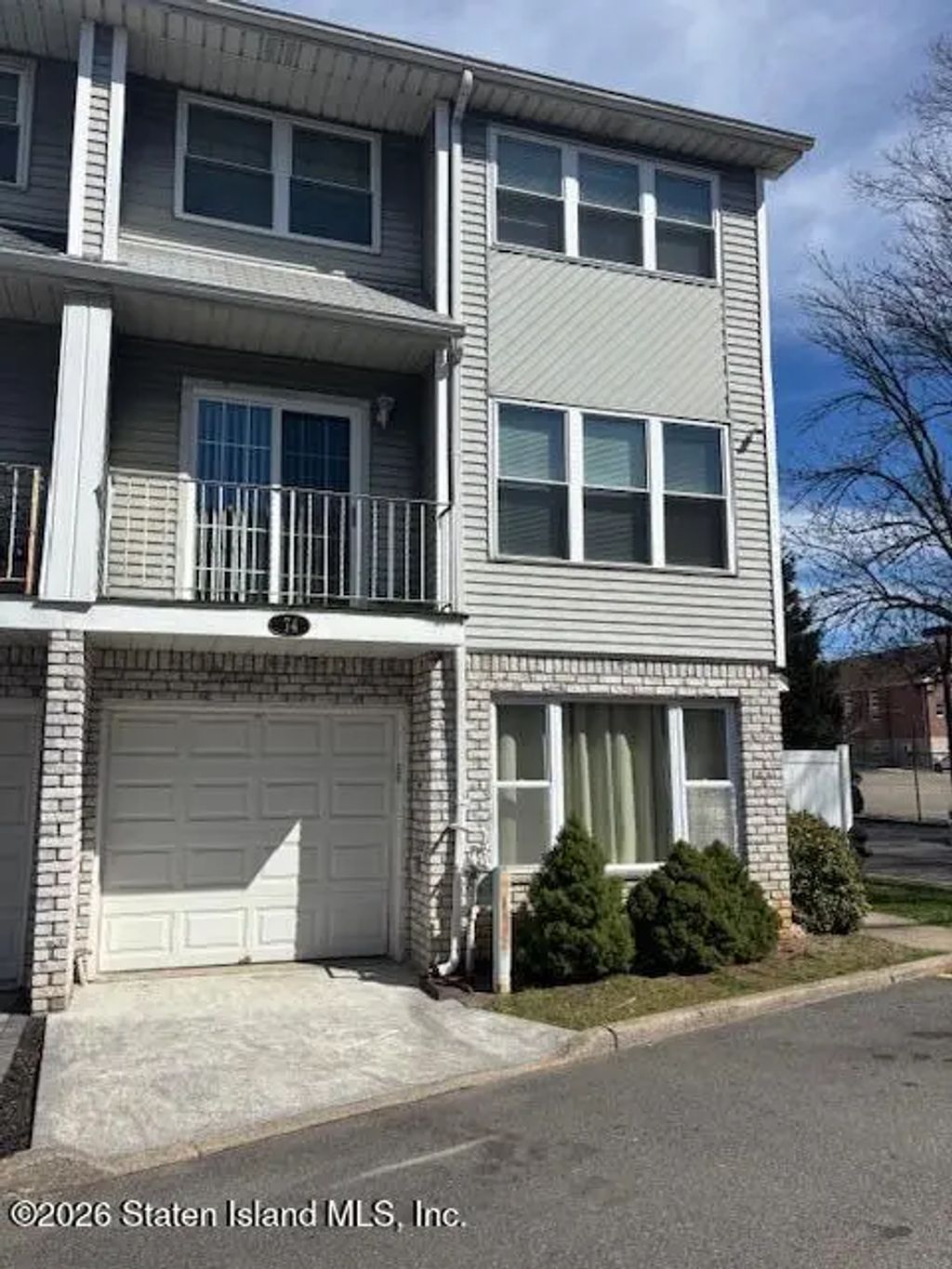 74 Vogel Loop, Staten Island
