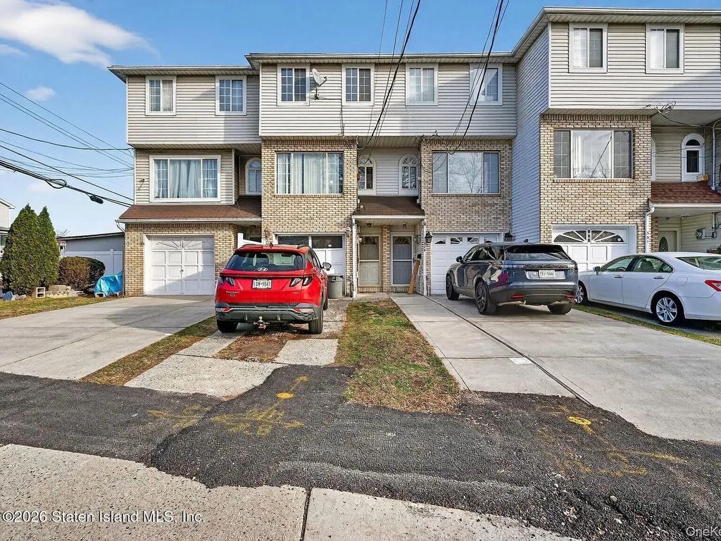 327 Willow Road, Staten Island