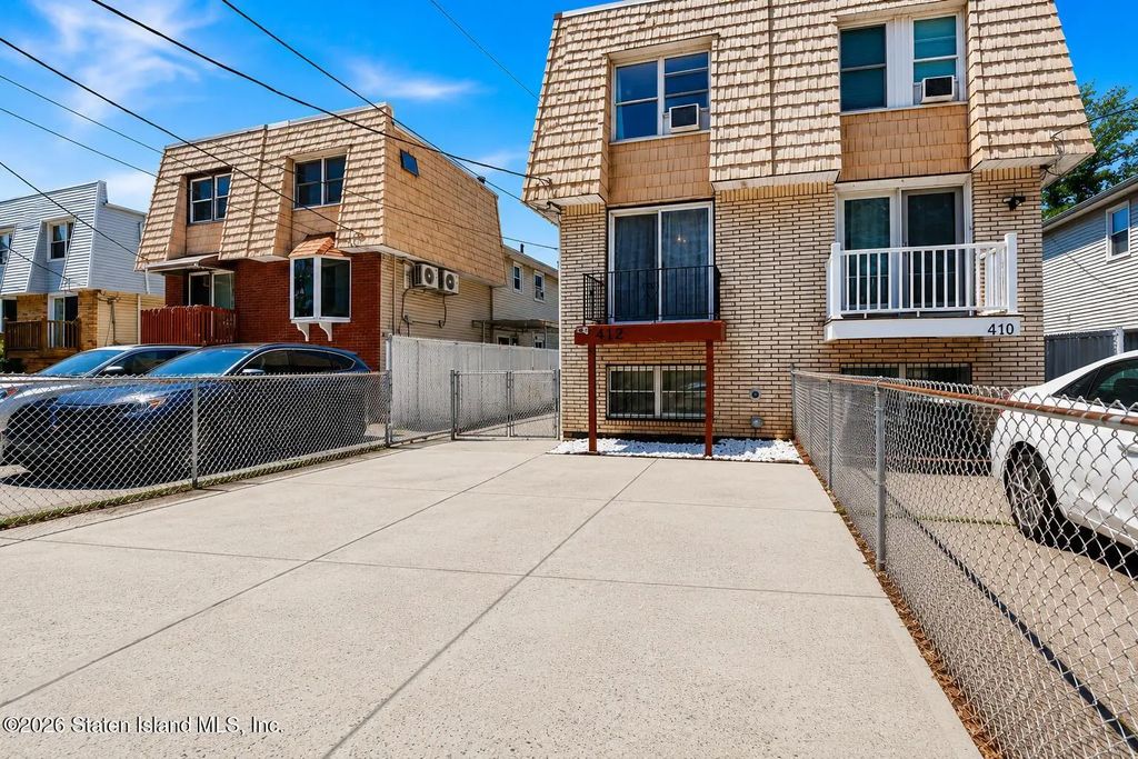 412 Willow Road, Staten Island