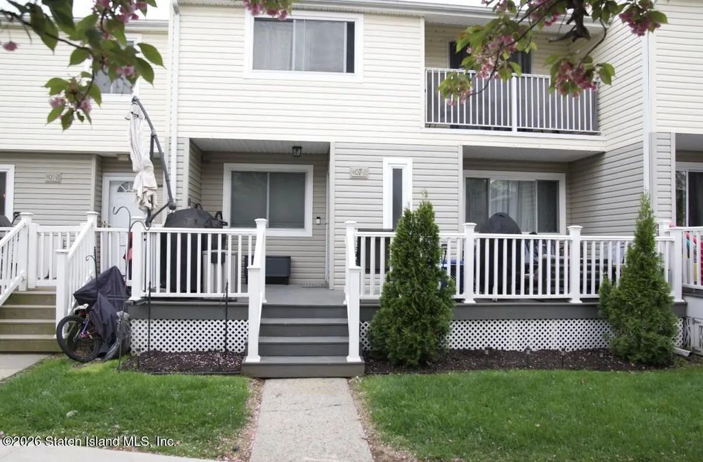 407-2 Willow Road, Staten Island