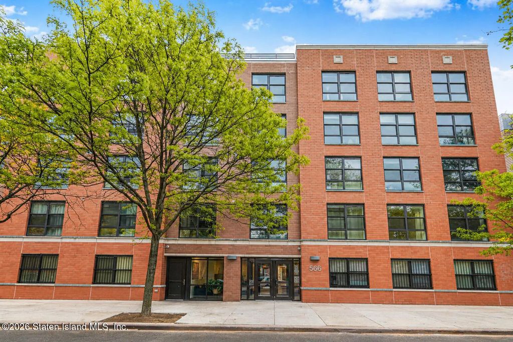 566 Gates Avenue 1b, Brooklyn