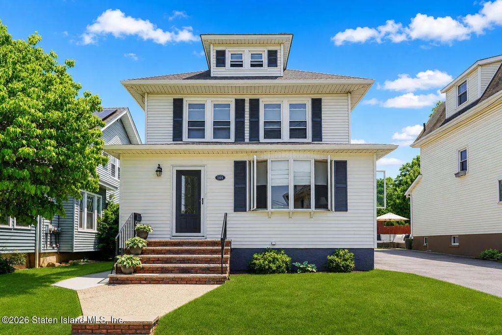 101 Mountainview Avenue, Staten Island