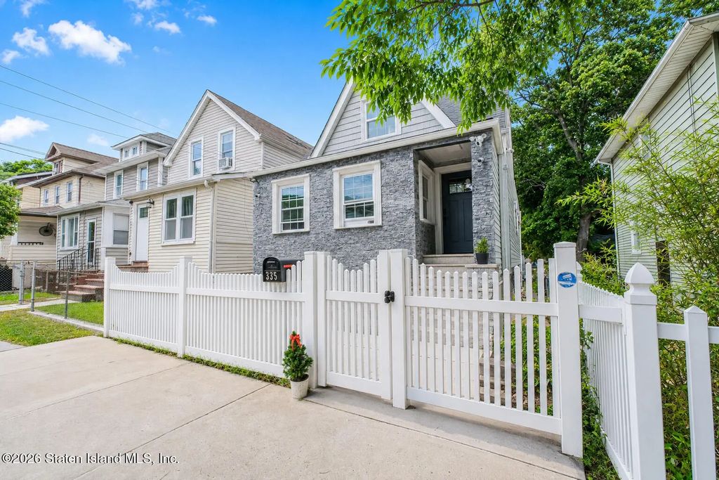 335 Hillside Avenue, Staten Island