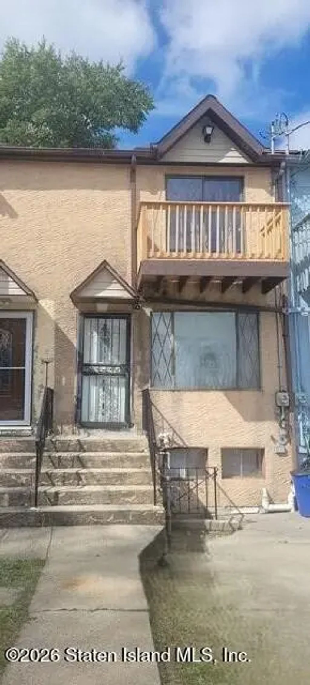 98 Lake Avenue, Staten Island