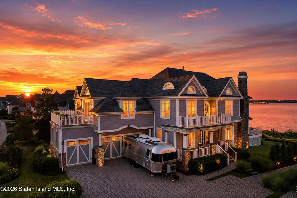 23 Lighthouse Drive, South Amboy