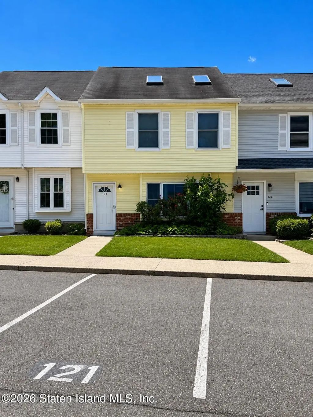 121 Joan Court, Jackson