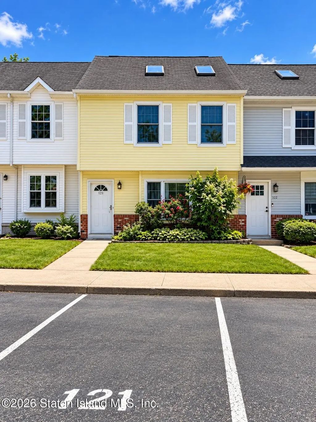 121 Joan Court, Jackson