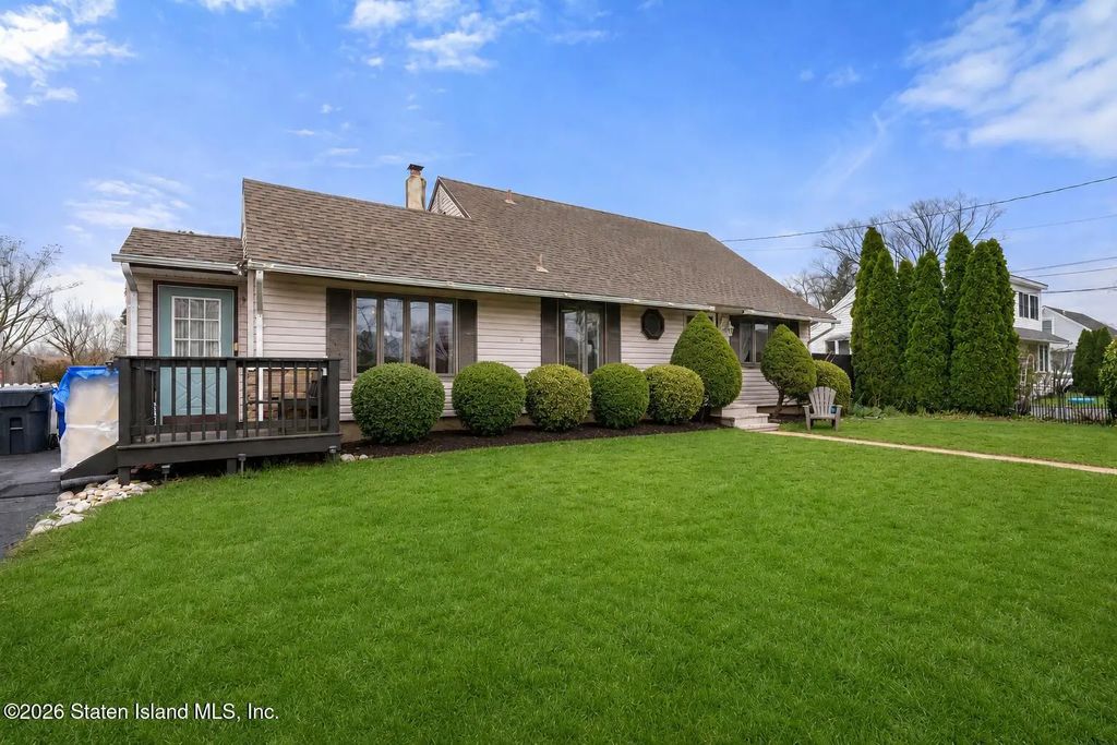 109 Harding Drive, Brick