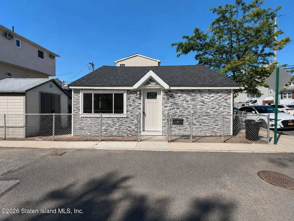 11 Ivan Court, Brooklyn