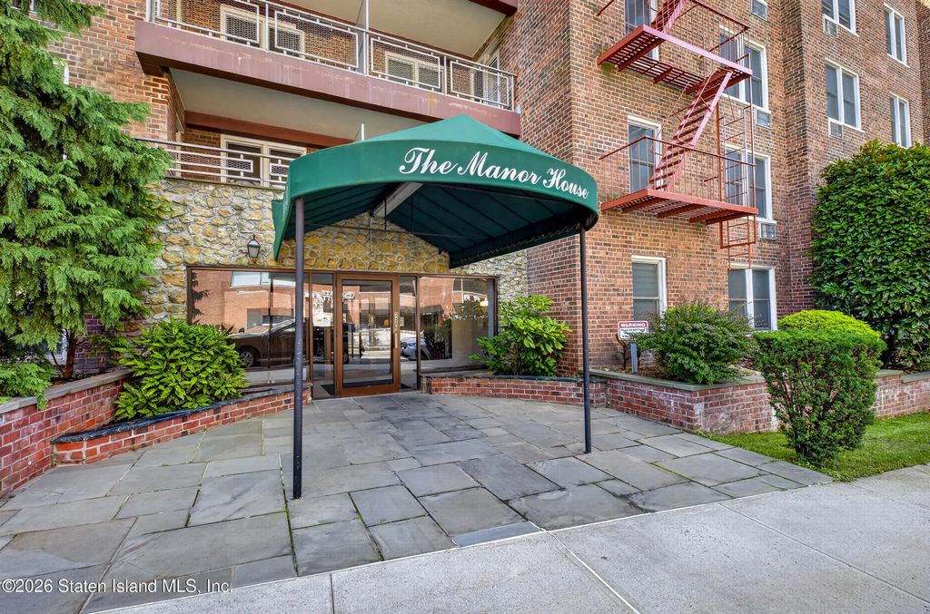 241-20 Northern Boulevard 3p, Queens