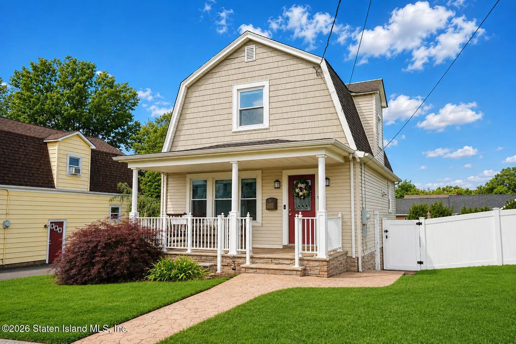 55 Maple Avenue, Woodbridge