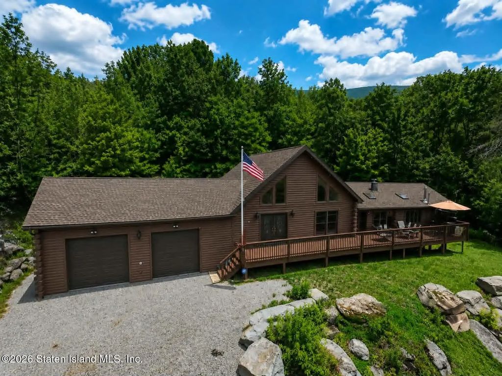 195 Haynes Hollow Road, Hardenburgh