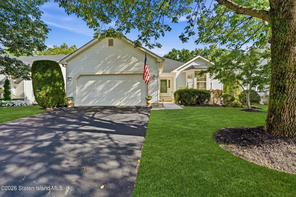 9 Sandhurst Road, Lakewood