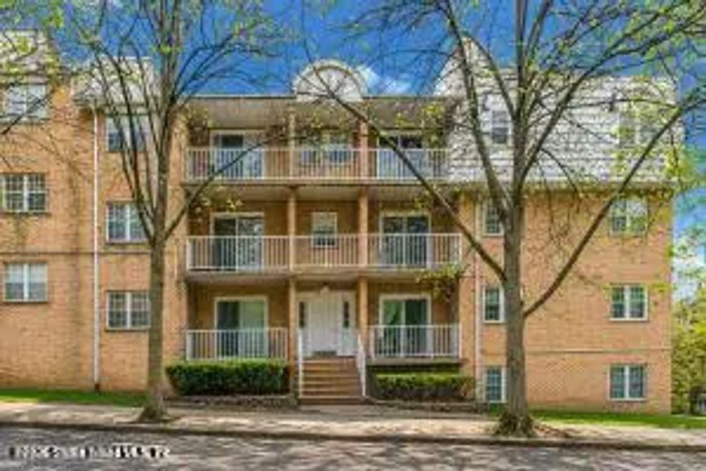65 Elmwood Park Drive 15, Staten Island