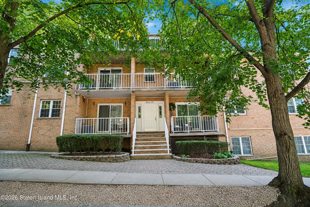 65 Elmwood Park Drive 15, Staten Island