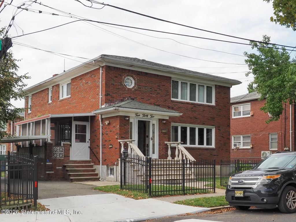 432 Cromwell Avenue, Staten Island