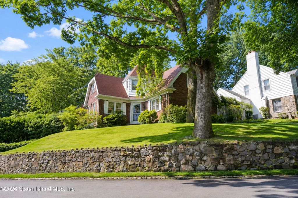 34 Holsman Road, Staten Island