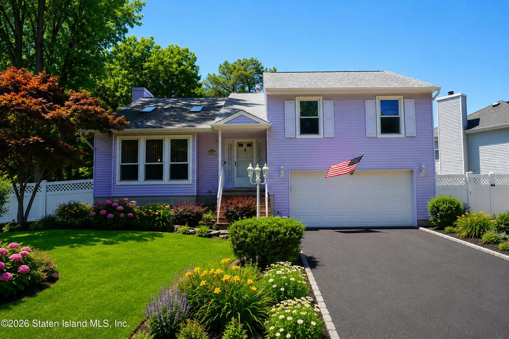 96 Heritage Drive, Howell
