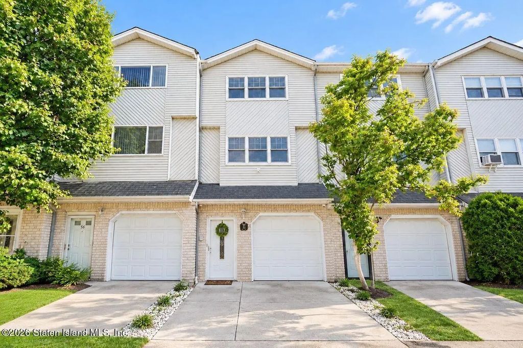 54 Stern Court, Staten Island
