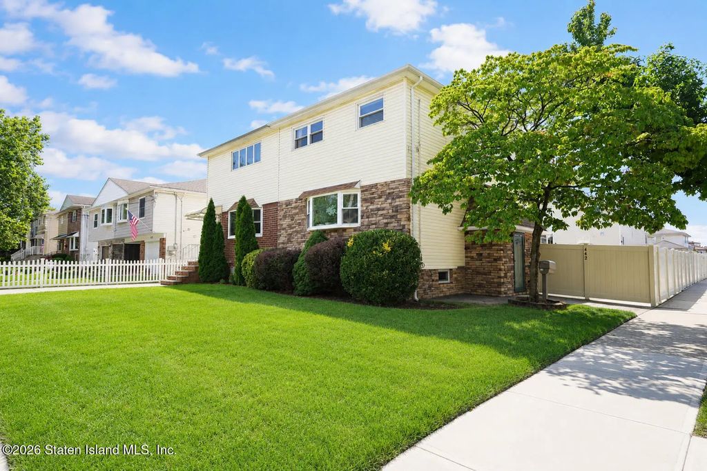 442 Elverton Avenue, Staten Island