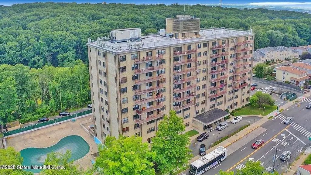 1000 Clove Road L-p, Staten Island