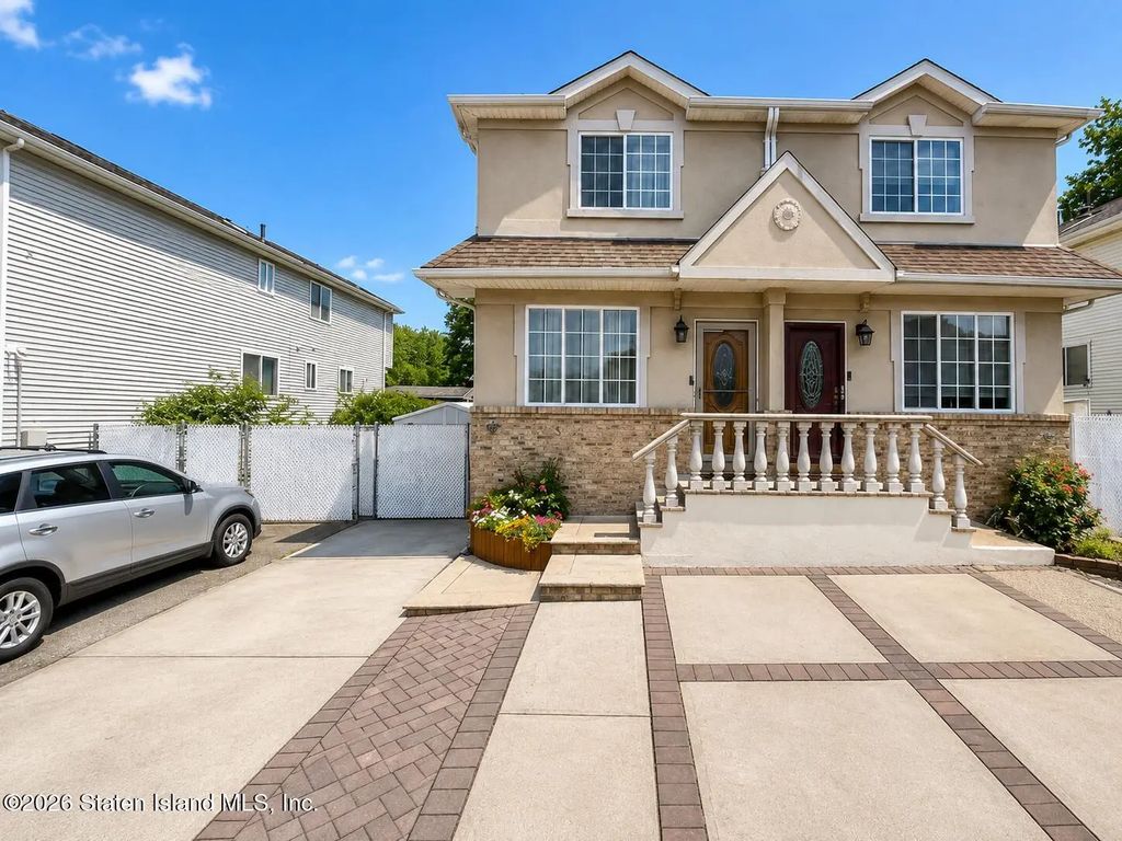 109 Salamander Court, Staten Island