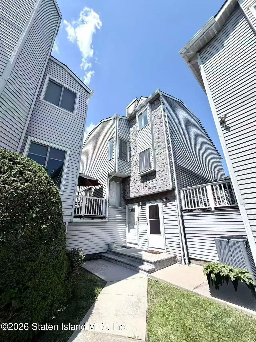 46 Regal Walk 20, Staten Island