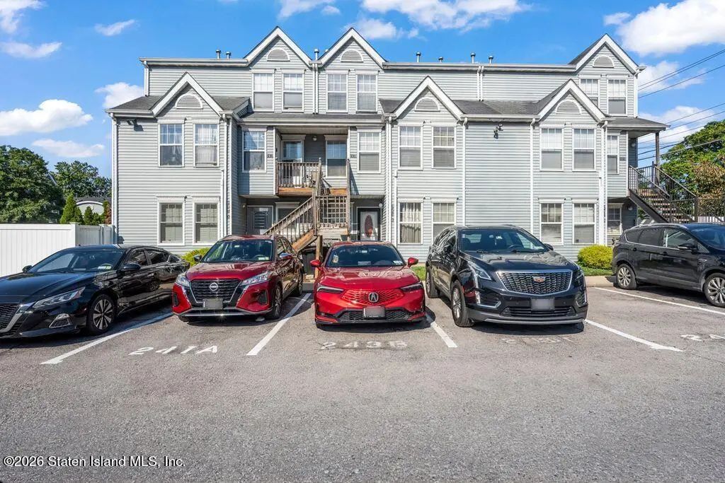 243 Pond Way B, Staten Island