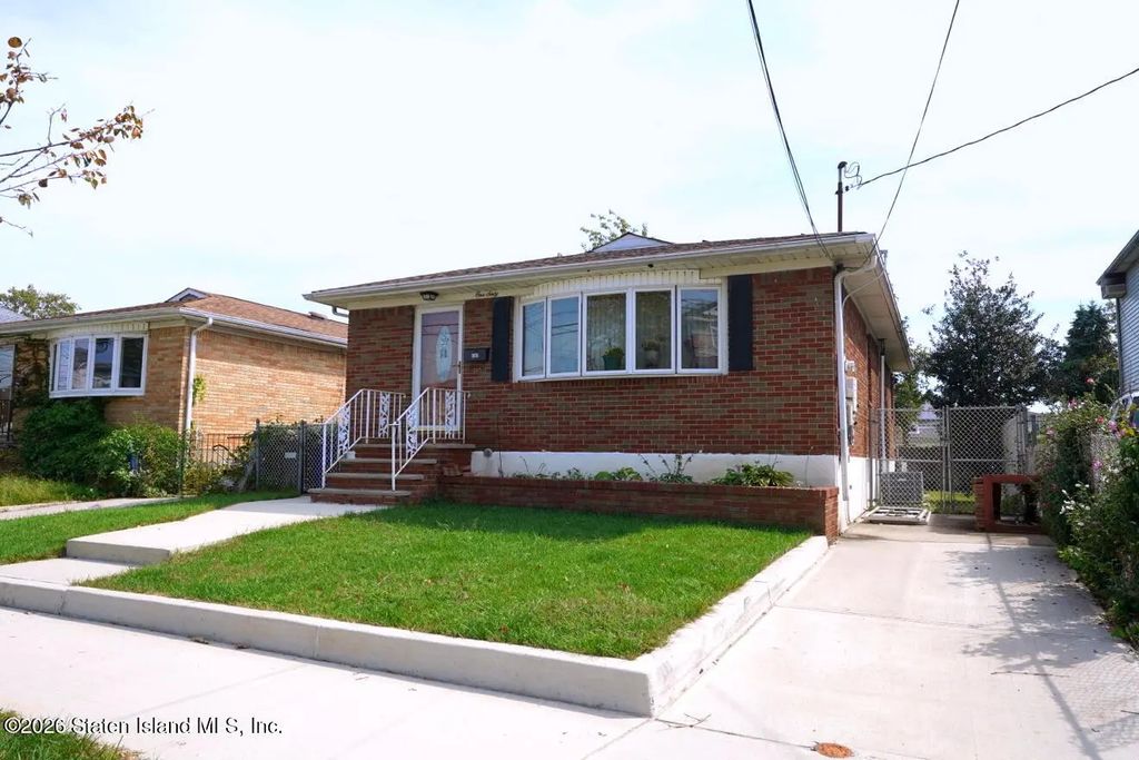 160 Hett Avenue, Staten Island