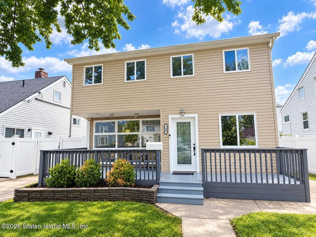 108 Ramblewood Avenue, Staten Island