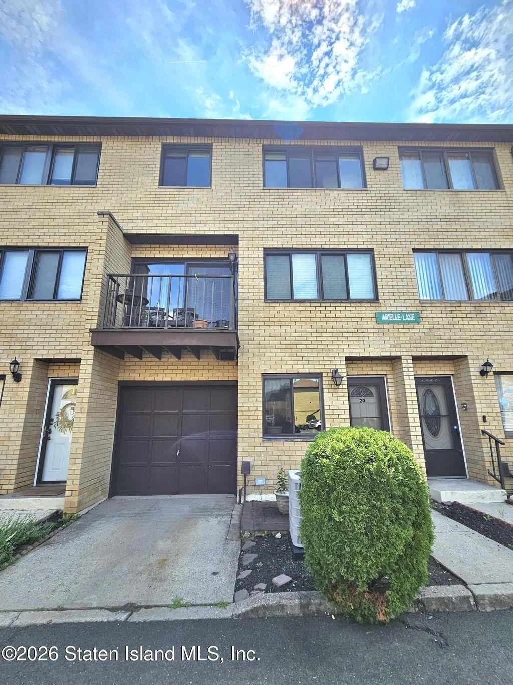20 Arielle Lane, Staten Island