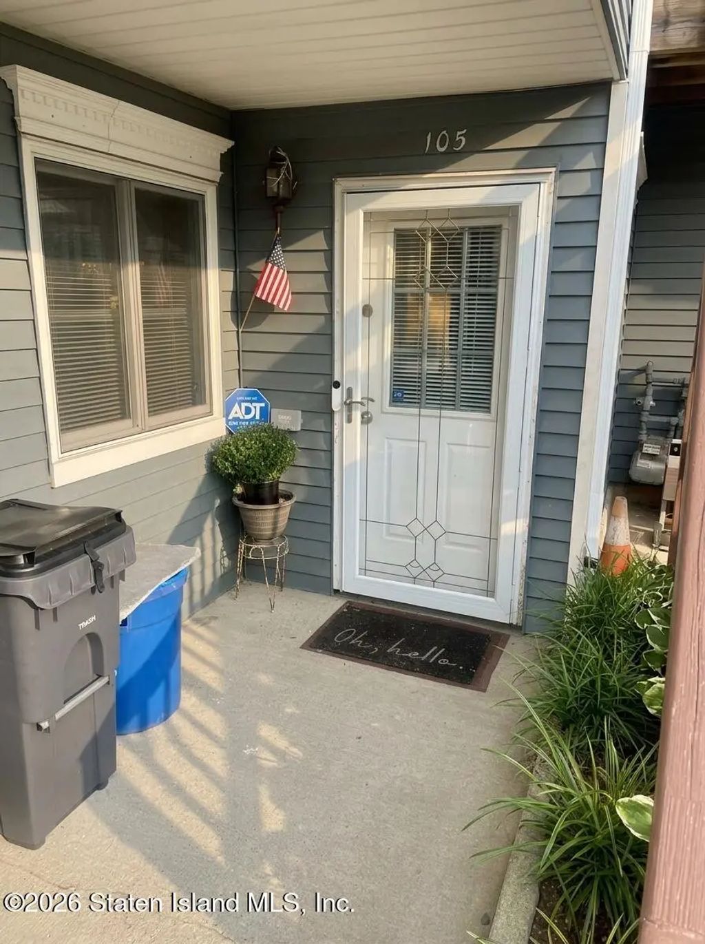 105 Pond Way, Staten Island