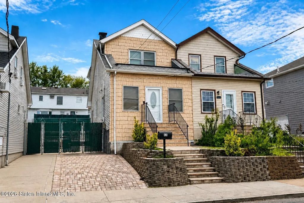 44 Parker Street, Staten Island