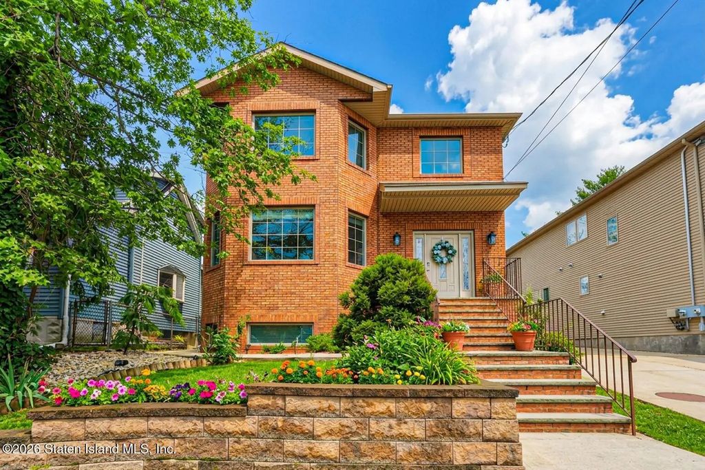 342 Manhattan Street, Staten Island