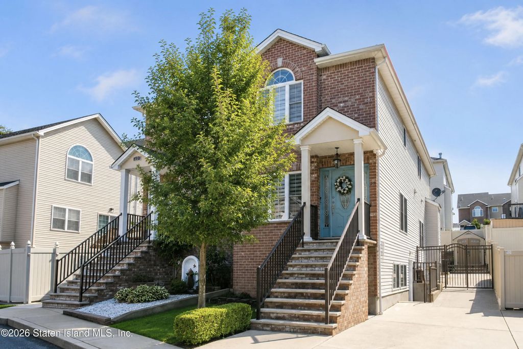 25 Moreno Court, Staten Island