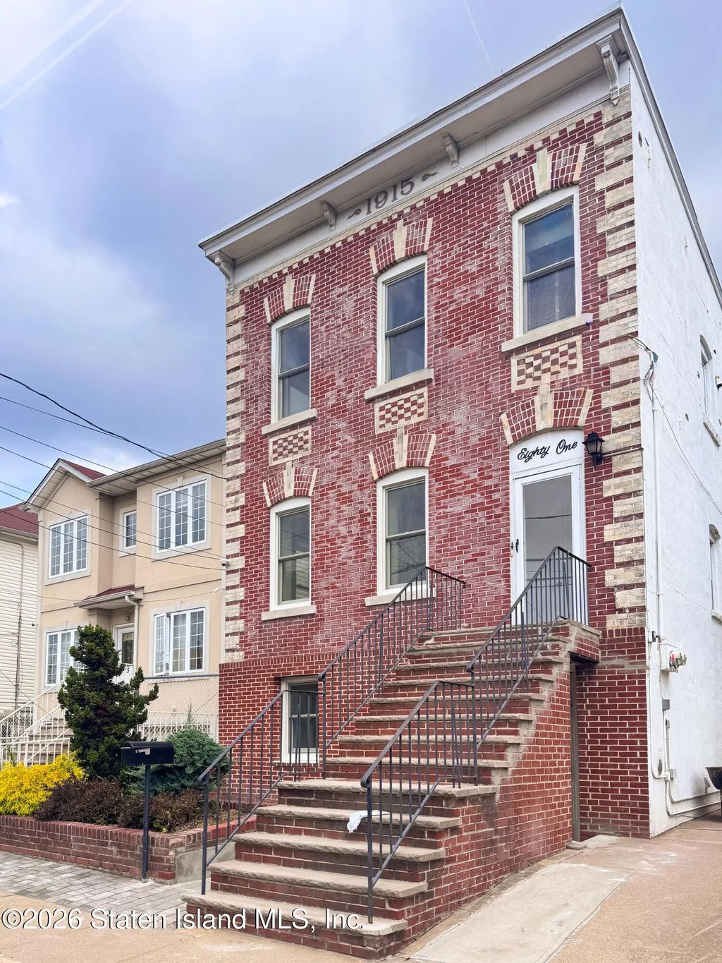 81 Sumner Avenue, Staten Island
