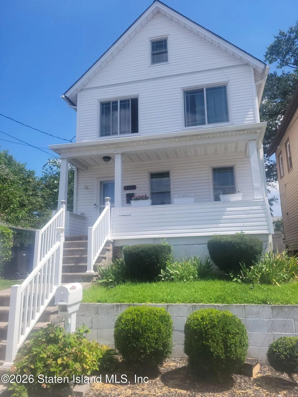 105 Lockman Avenue, Staten Island