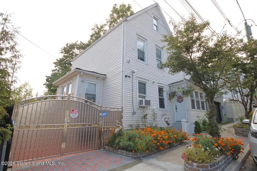 12 Irving Place, Staten Island