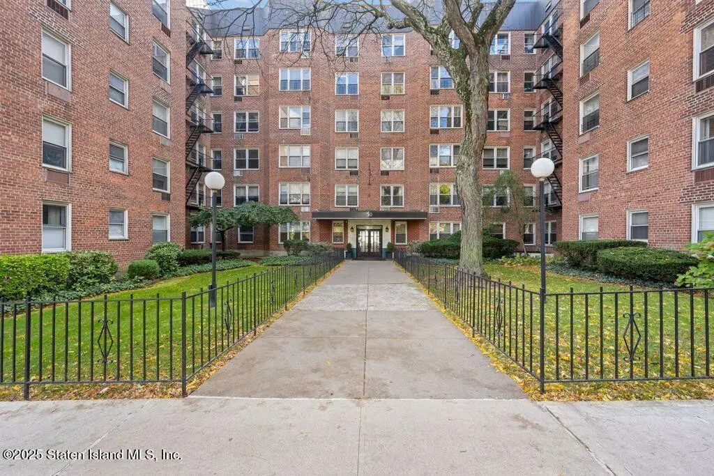 50 Fort Place B4b, Staten Island