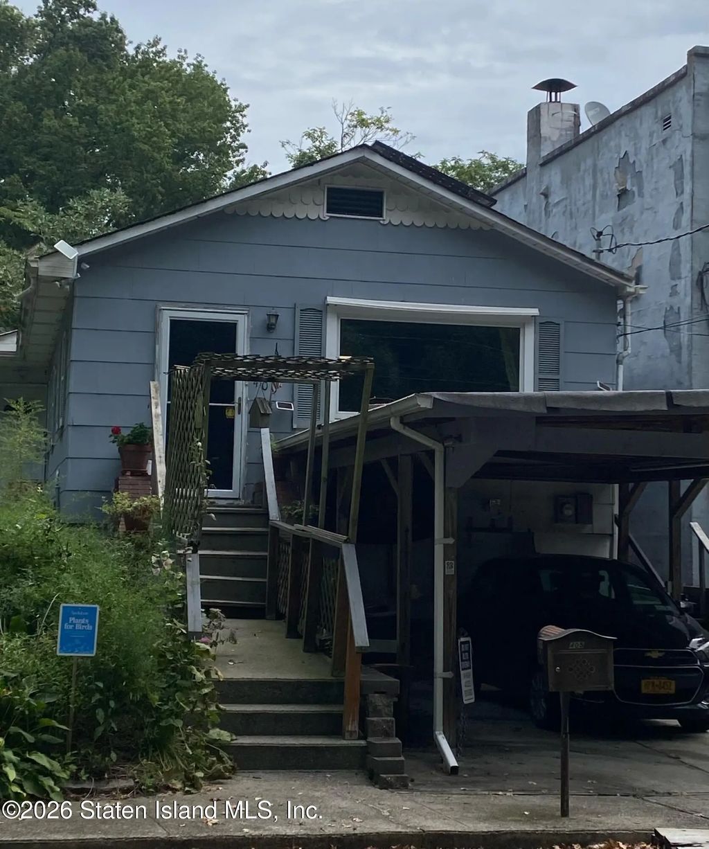405 Cornelia Avenue, Staten Island