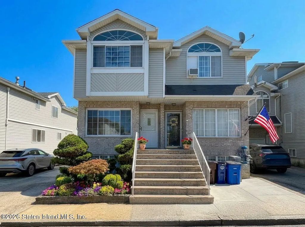 25 Latourette Lane, Staten Island