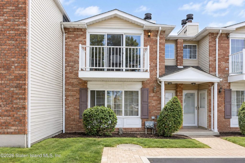 36 Saturn Lane, Staten Island