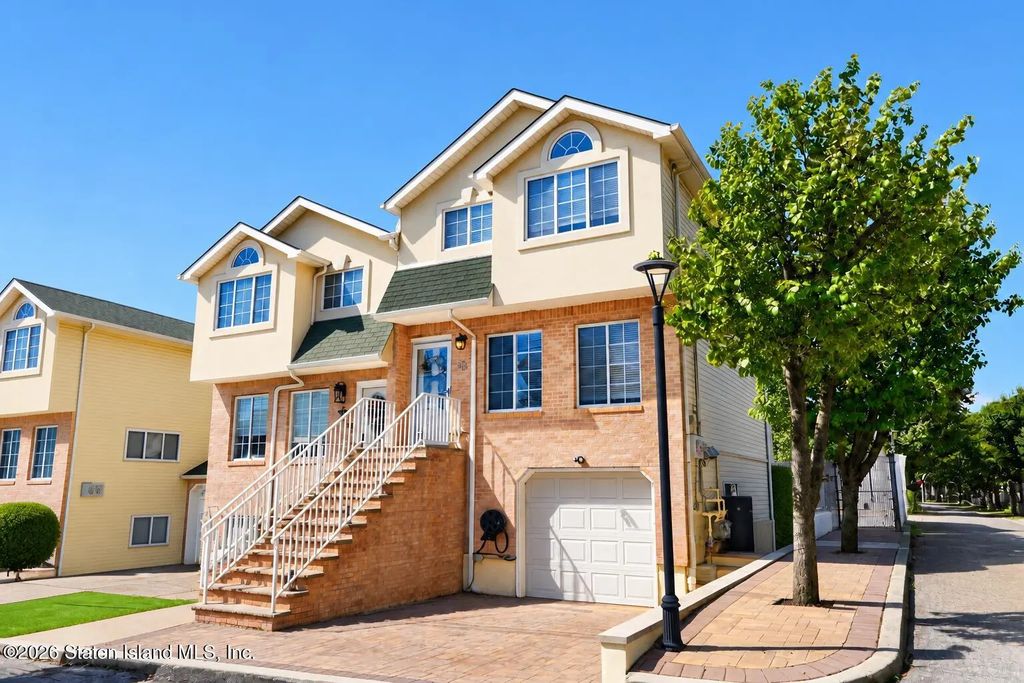 34 Pheasant Lane, Staten Island