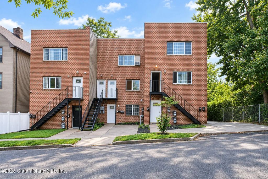 88 Layton Avenue, Staten Island